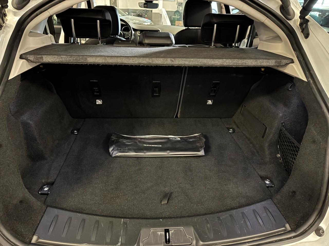 Jaguar E-Pace 2.0D 150 CV AWD aut. R-Dynamic HSE - UNICO PROPRIETARIO