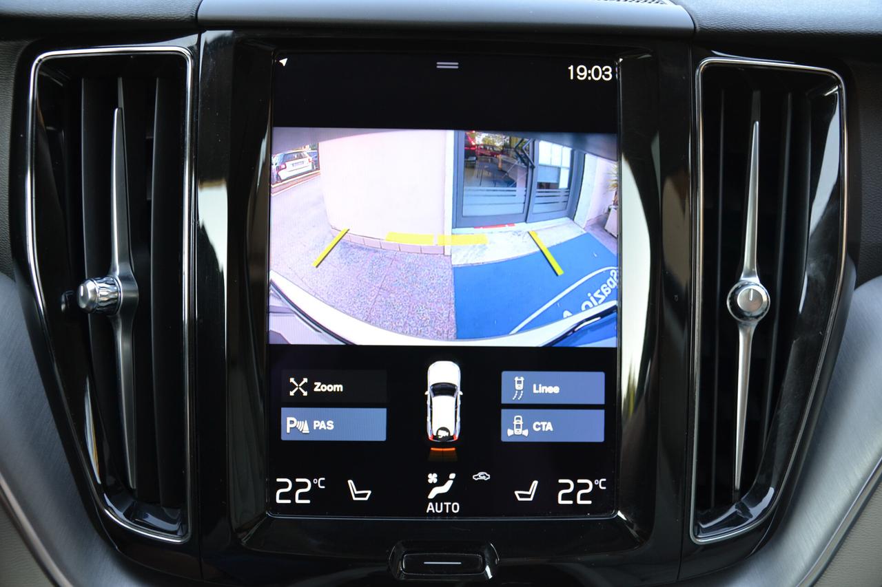 Volvo XC 60 2.0 B4 197CV HYBRID/DIESEL AWD **TETTO PELLE NAV**