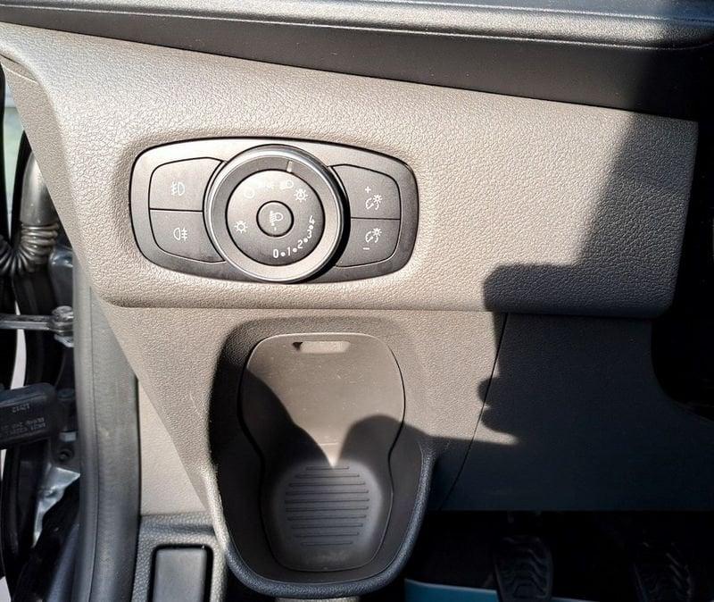 Ford Transit Custom Transit Custom 340 2.0 EcoBlue Hybrid 130 PC Combi Trend