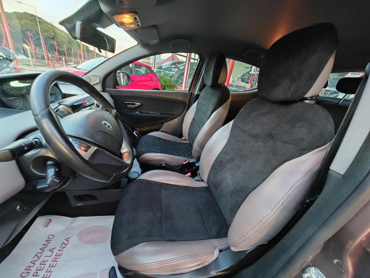 Lancia Ypsilon 1.3 diesel 05/2015 Cv95 ELLE