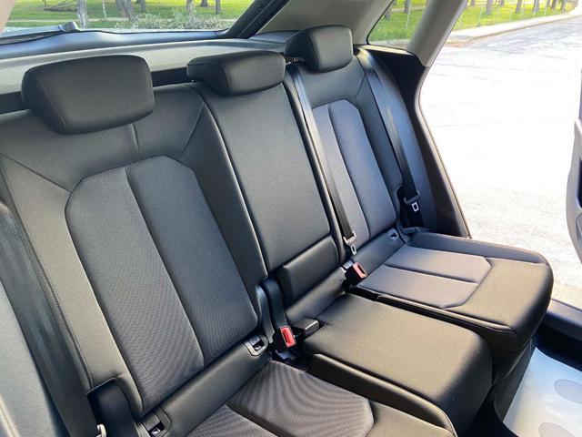 AUDI Q3 35 2.0 TDI S tronic Business Advanced COCKPIT
