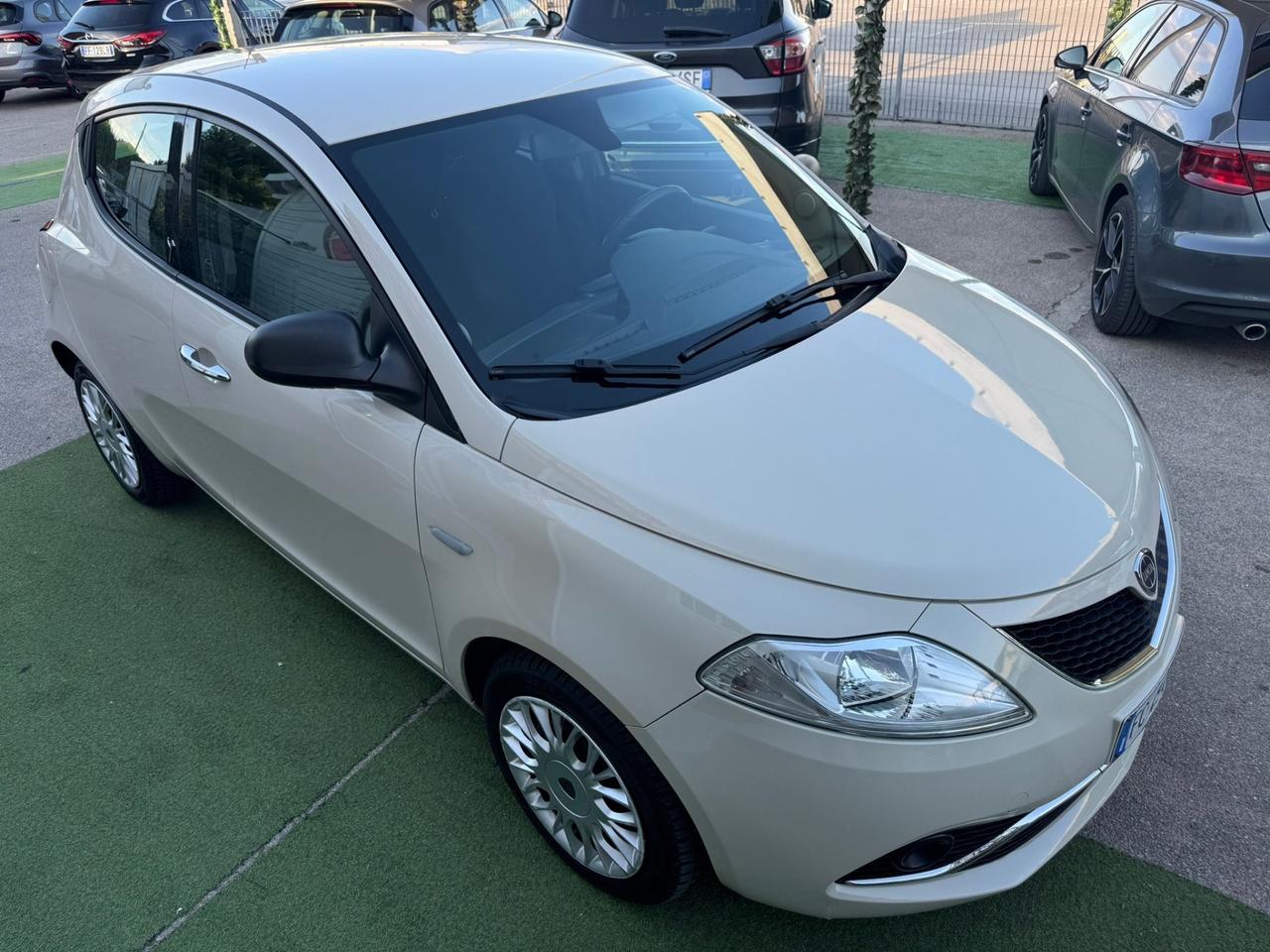 Lancia Ypsilon 1.3 MJT 95 CV S&S Platinum Garanzia