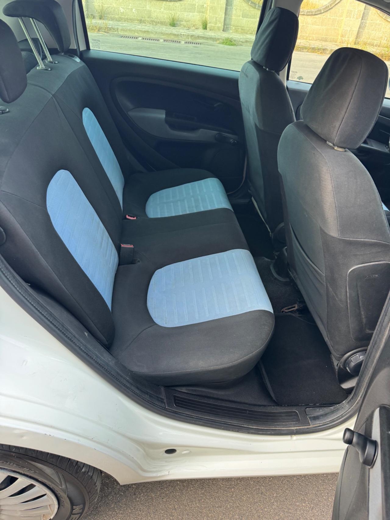 FIAT GRANDE PUNTO 1.3 DIESEL AUTOCARRO 4 PERSONE