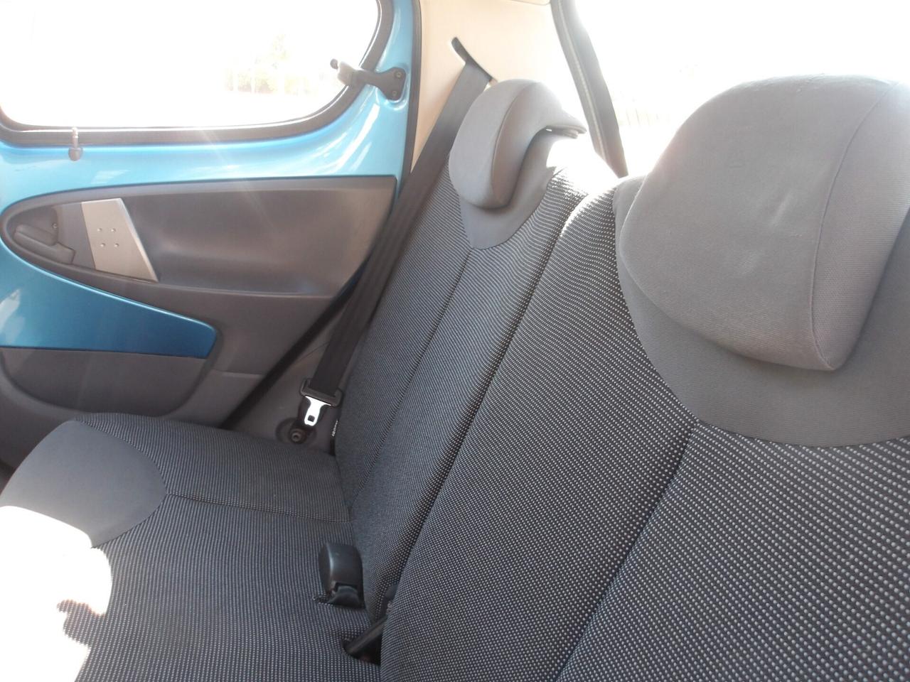 PEUGEOT 107 1.0 BENZ-2006