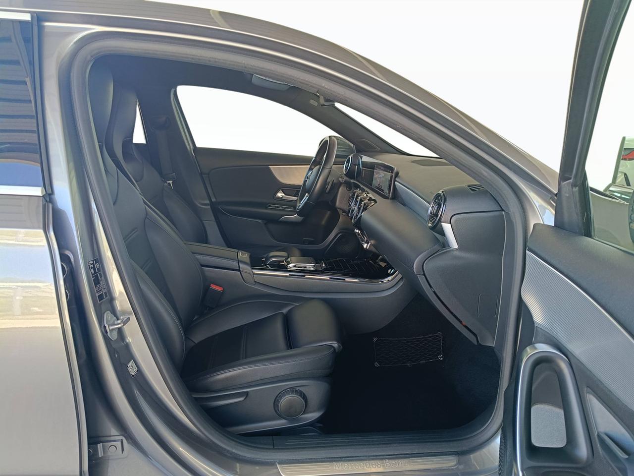 Mercedes-Benz Classe A - W177 2018 - A 180 d Sport auto