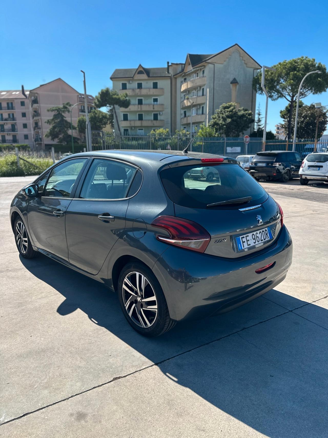 Peugeot 208 1.6 75Cv