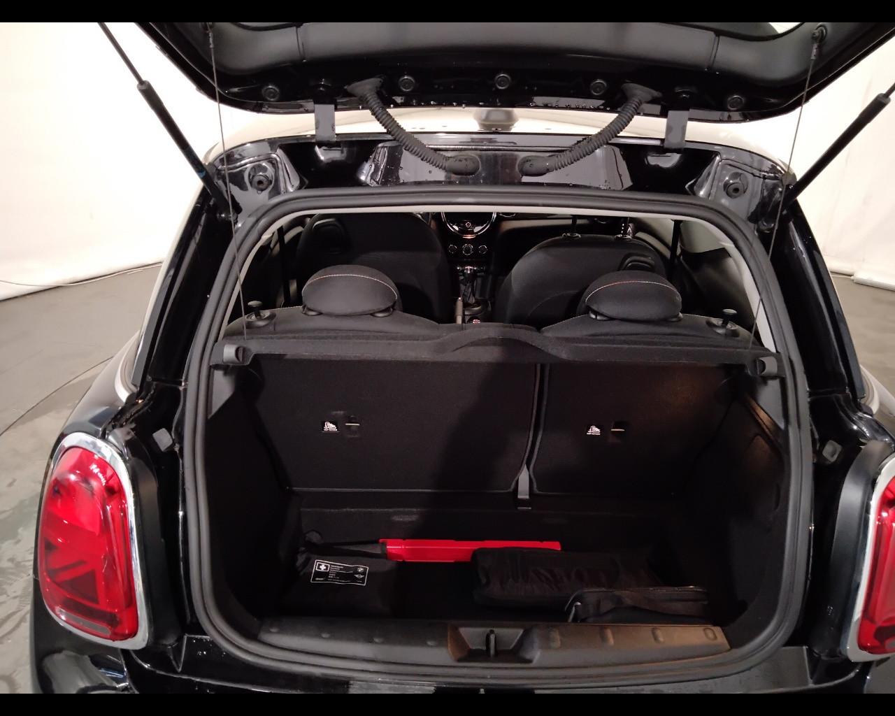 MINI Mini IV F56 2021 3p - Mini 3p 1.5 One Classic 75cv