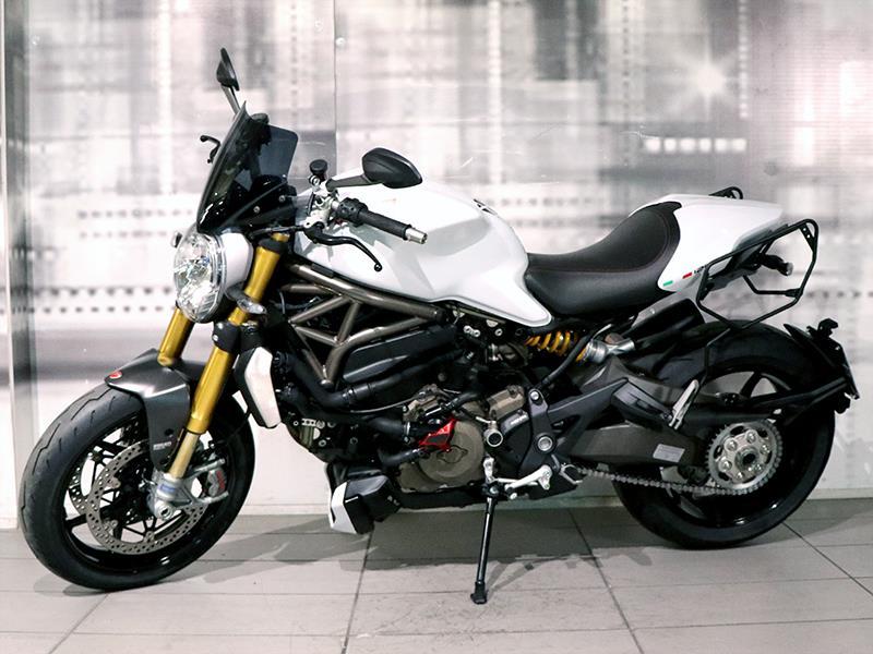 Ducati Monster 1200 S