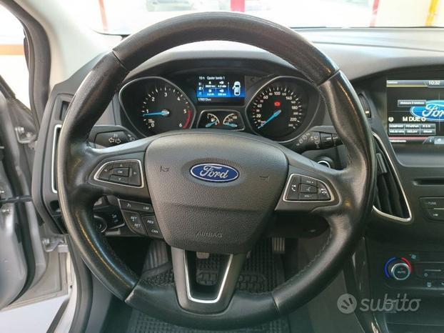 Ford Focus 1.5 tdci Titanium 120cv 5p