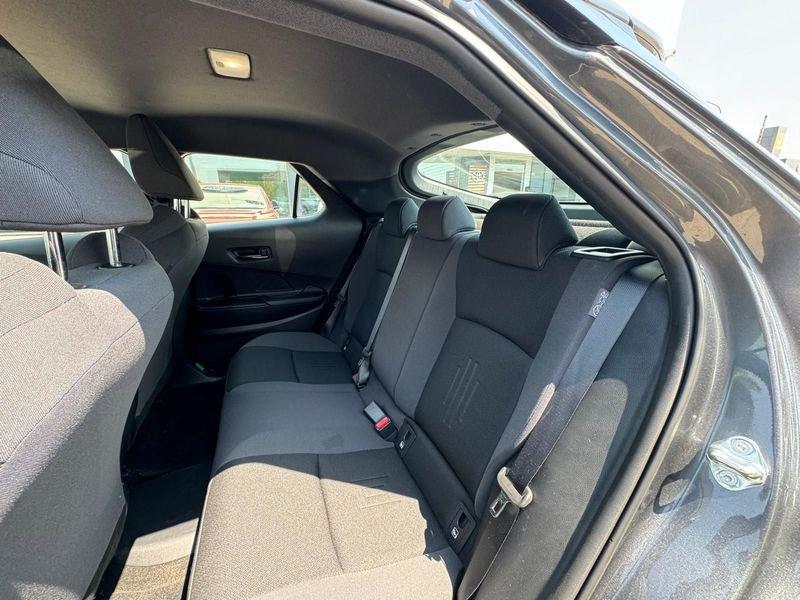 Toyota C-HR 2.0 PHEV E-CVT Active
