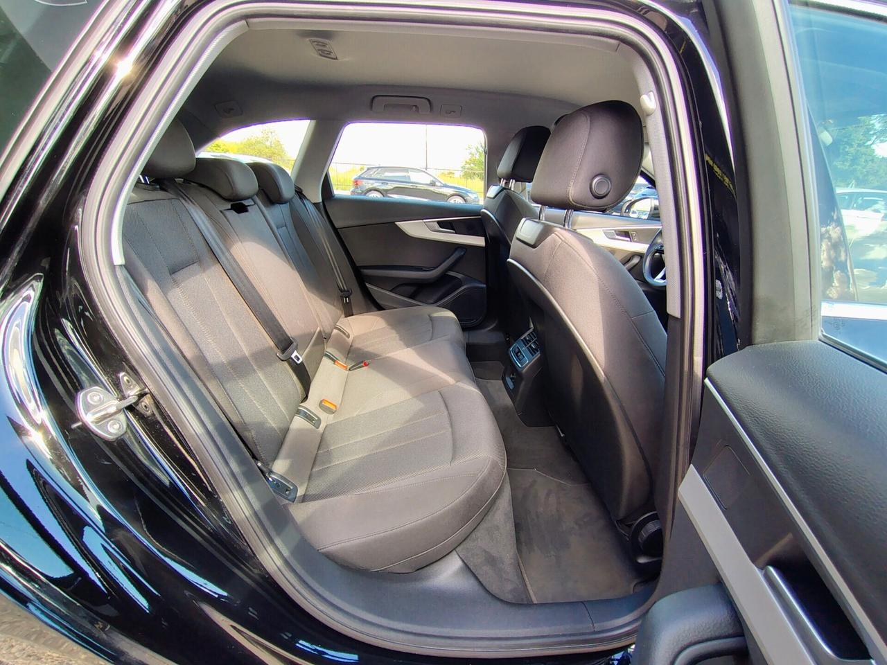 Audi A4 30 TDI/136 CV S tronic S line edition