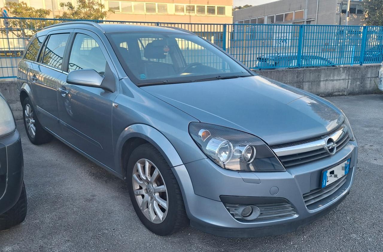 Opel Astra 1.6 Twinport Station Wagon Cosmo