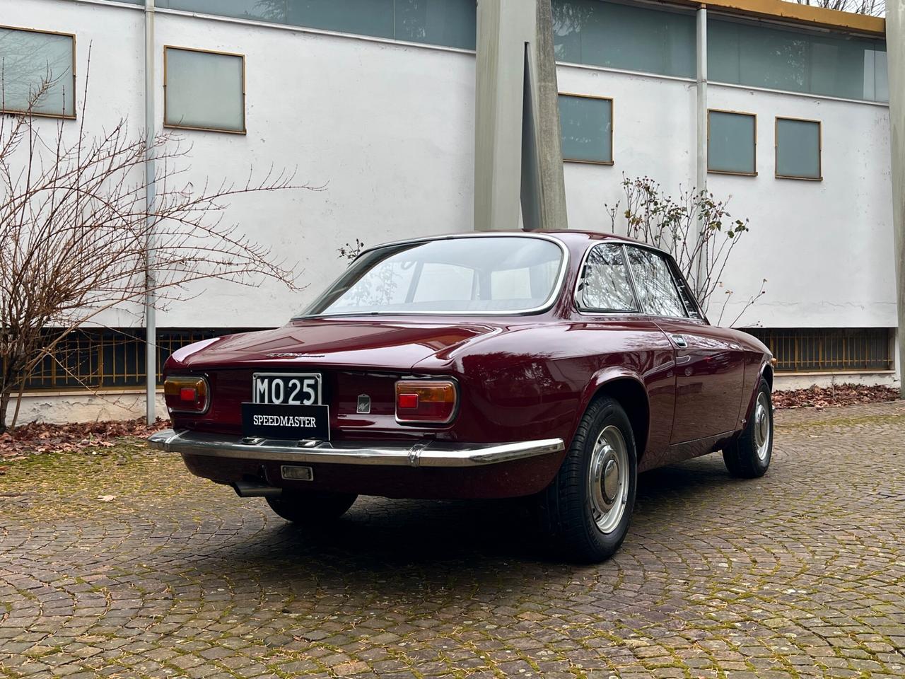 Alfa Romeo Spider GT 1300 JUNIOR