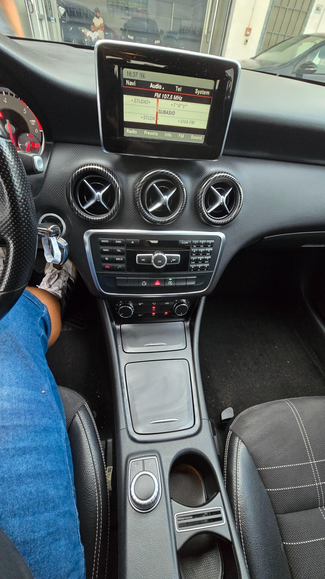 Mercedes-benz A 180 d Automatic Premium