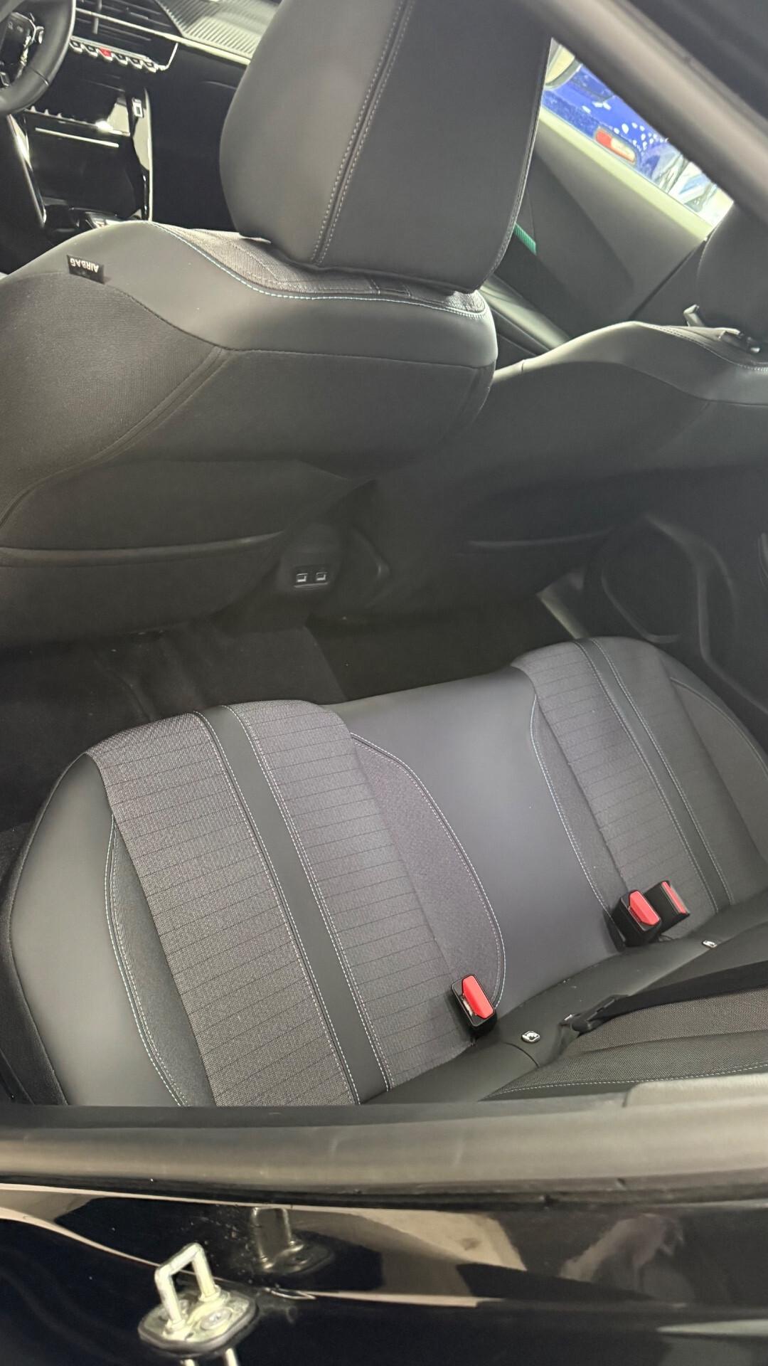 Peugeot 2008 BlueHDi 130 S&S EAT8 Allure