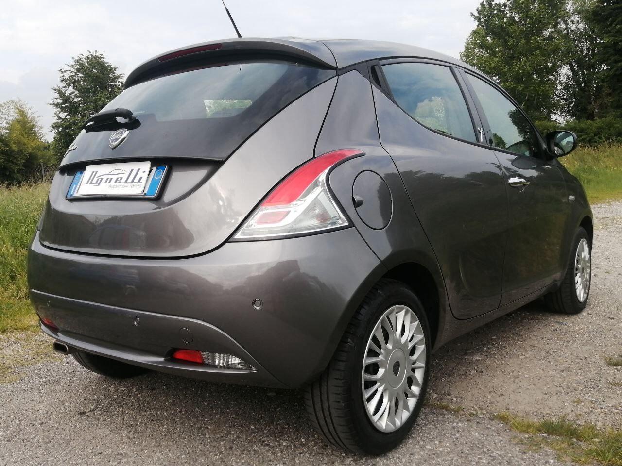 Lancia Ypsilon 1.3 MJT 95 CV 5 porte Gold