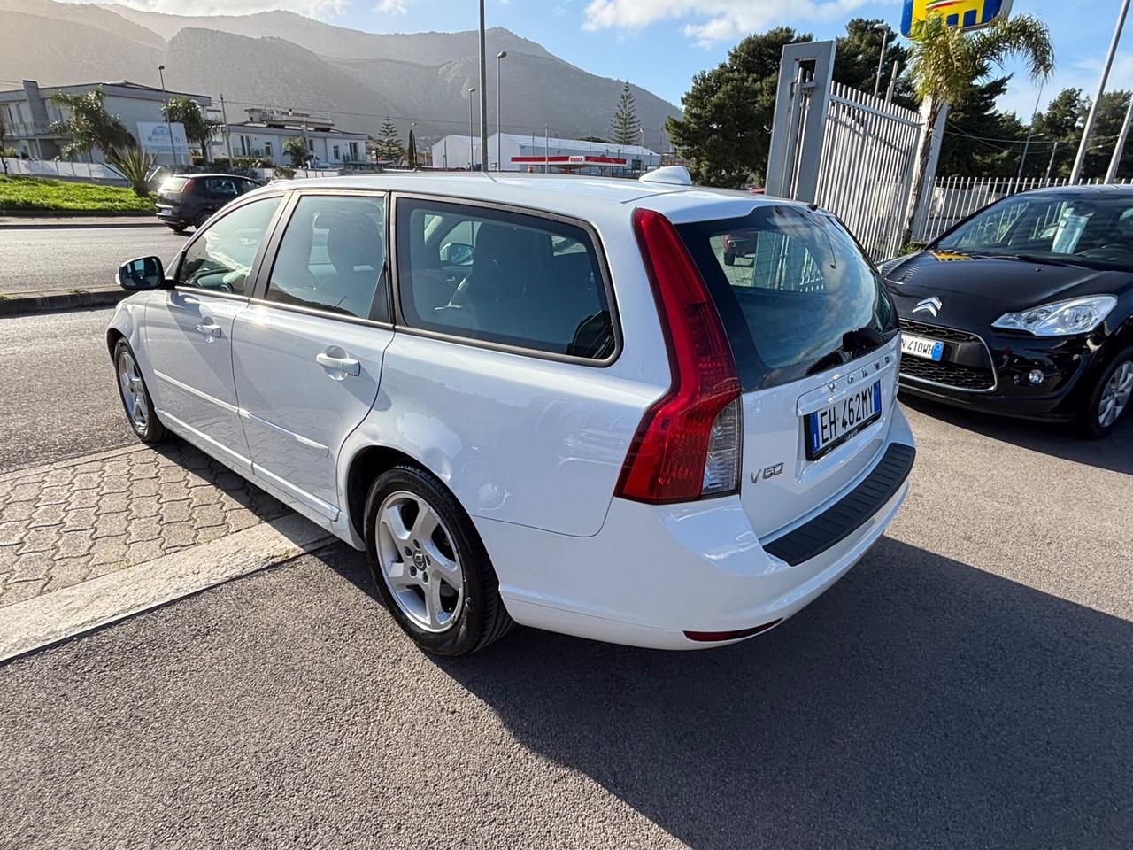 Volvo V50 D4 R-design