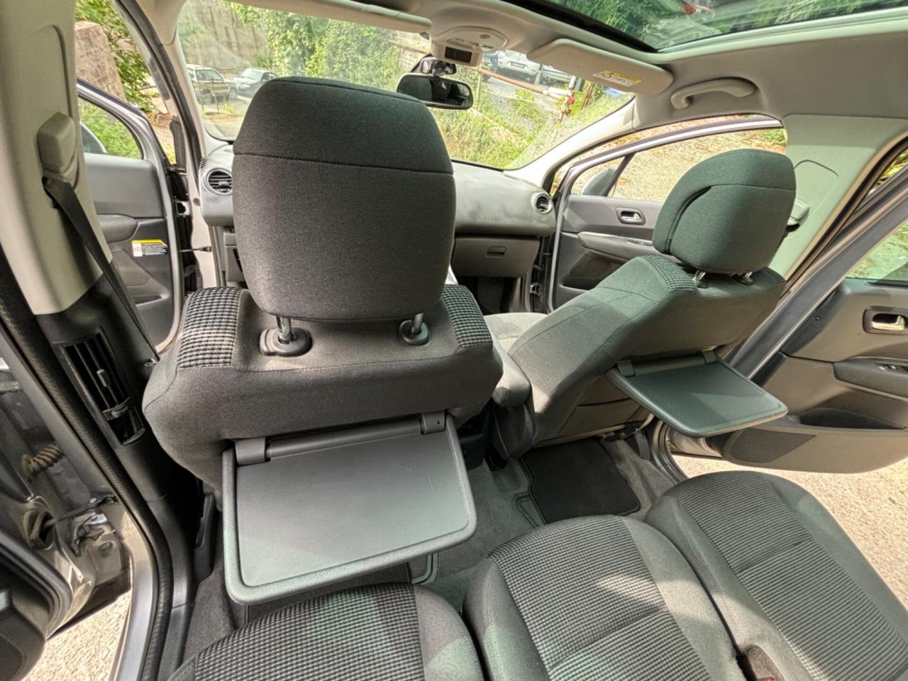Peugeot 5008 2.0 HDi 150CV Active