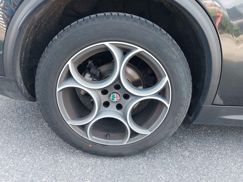 Alfa Romeo Stelvio 2.2 Turbodiesel 160 CV AT8 RWD Sport-Tech