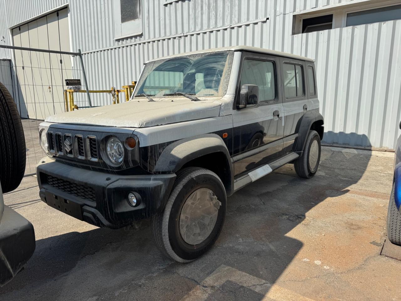 Suzuki Jimny 1.5 automatico 5 porte