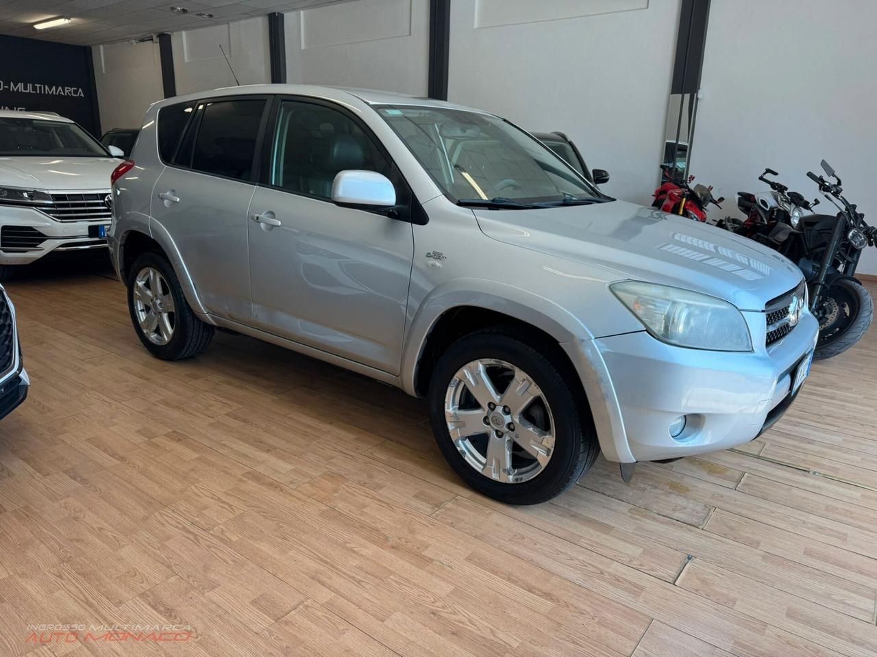 Toyota RAV 2.2 D-4D 177CV Luxury 2008