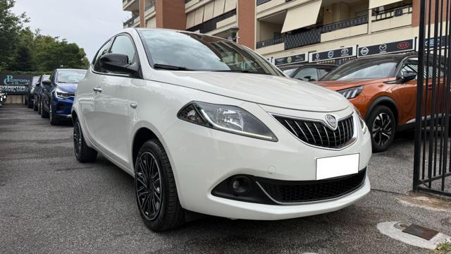 LANCIA Ypsilon 1.0 FIREFLY S&S HYBRID GOLD*R.CAM*CARPLAY*LED*TEL