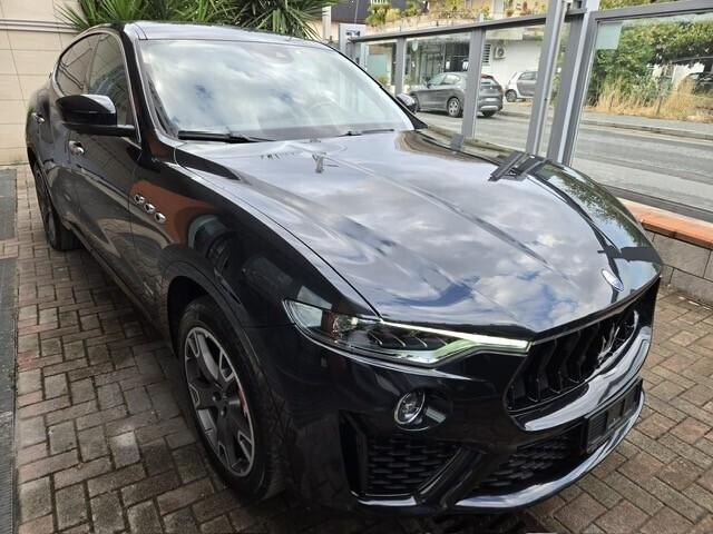 Maserati Levante V6 350 CV Q4 Gransport