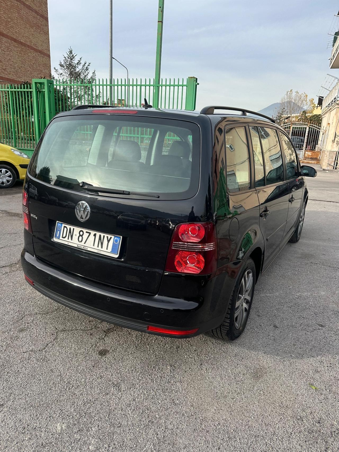 Volkswagen Touran 1.6 Trendline Bifuel G