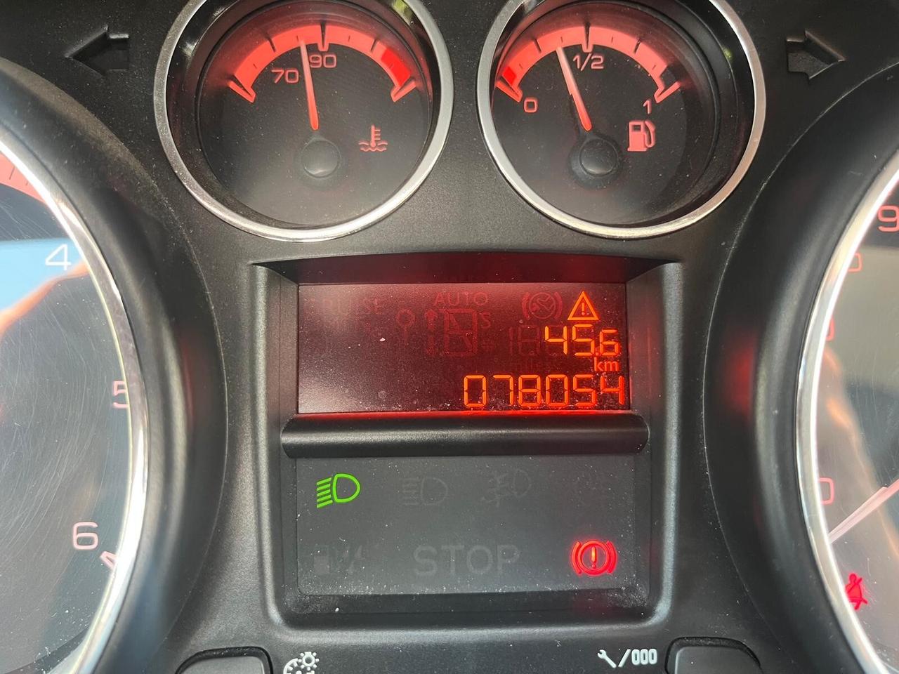 Peugeot 308 1.6 8V e-HDi 112CV