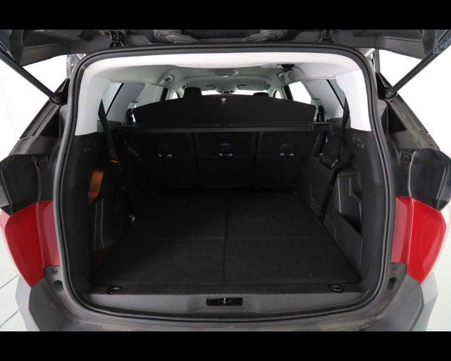 PEUGEOT 5008 BlueHDi 130 S&S EAT8 Crossway