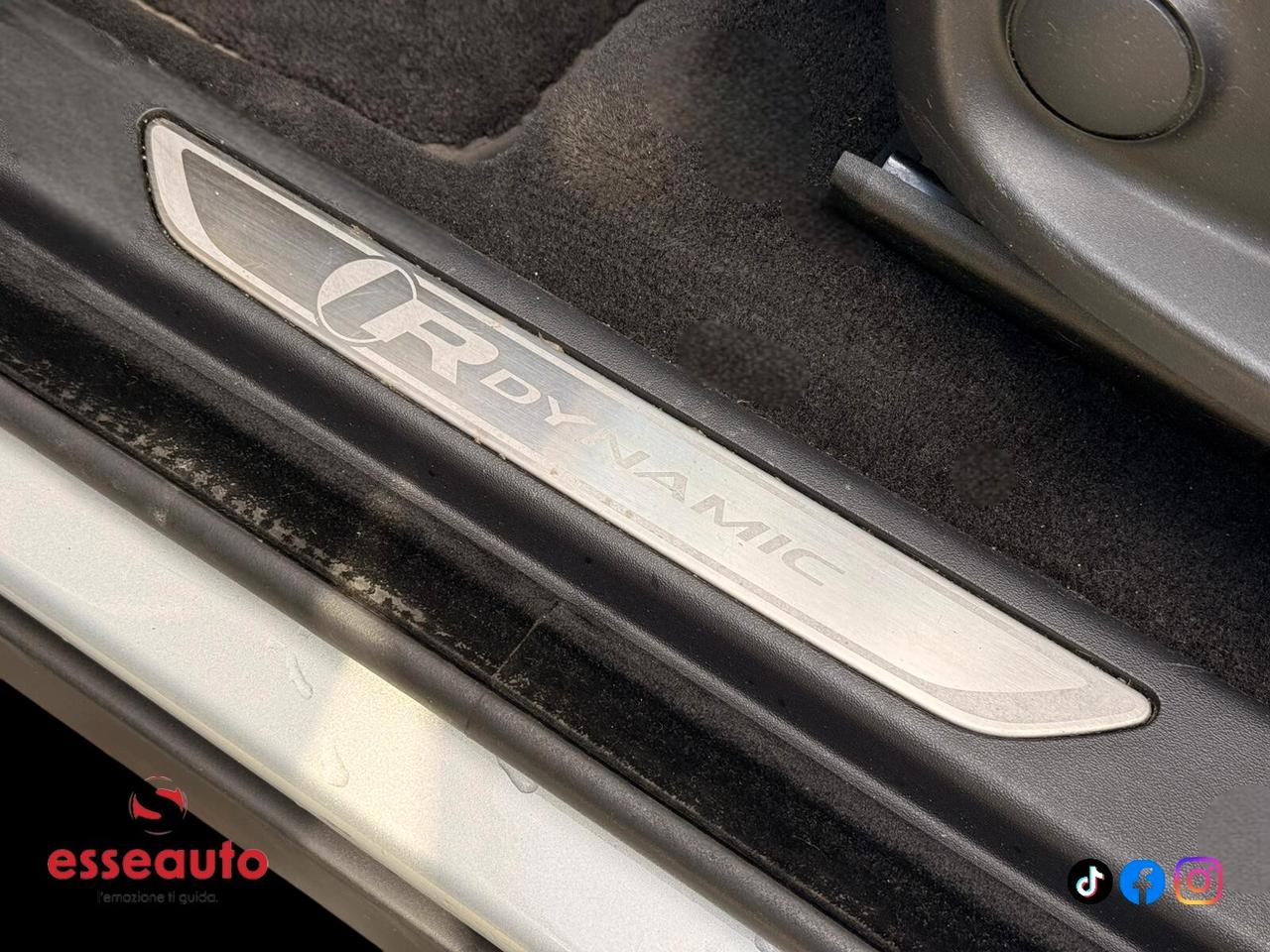 Jaguar E-Pace 2.0D 180 CV AWD R-Dynamic