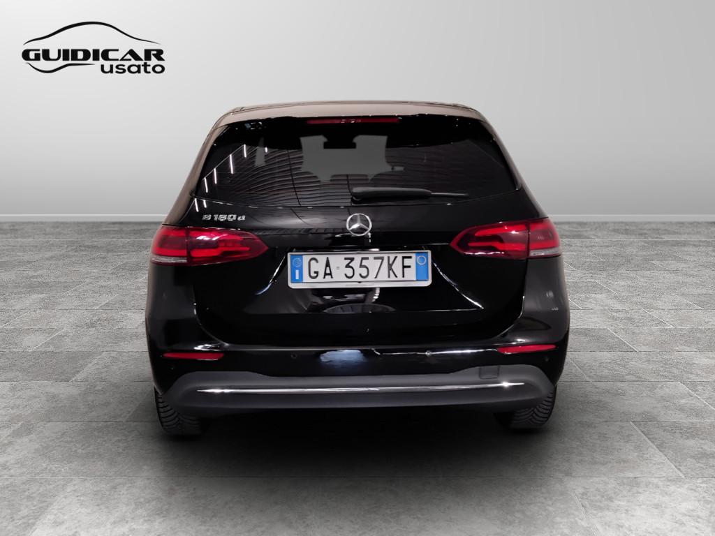 Mercedes-Benz Classe B - W247 2018 - B 180 d Sport auto