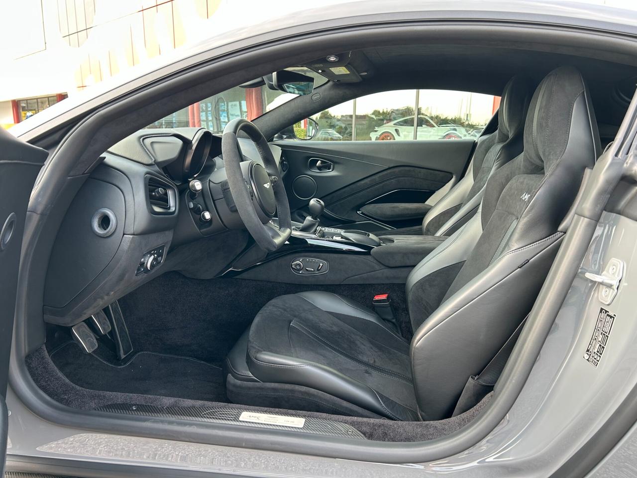 Aston Martin Vantage Coupé Manual