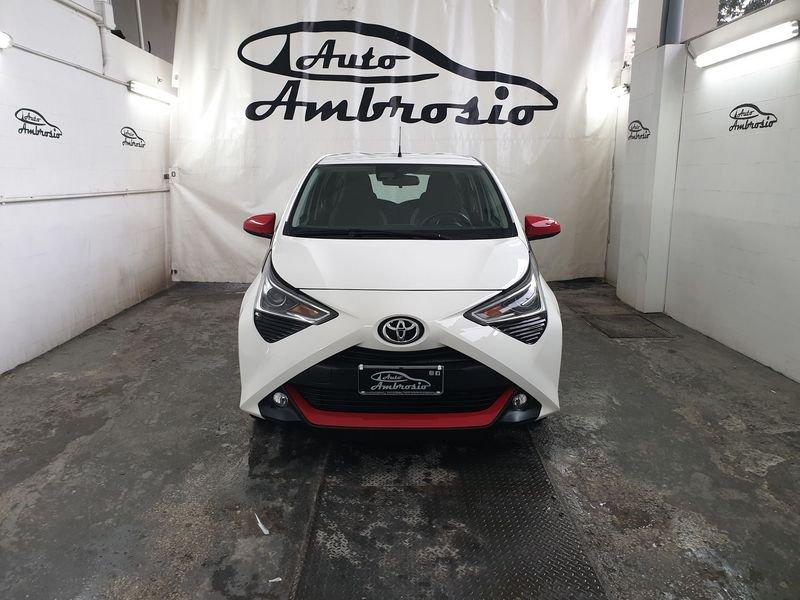 Toyota Aygo Connect 1.0 VVT-i 72 CV 5 porte x-play DA 149,00 euro AL MESE