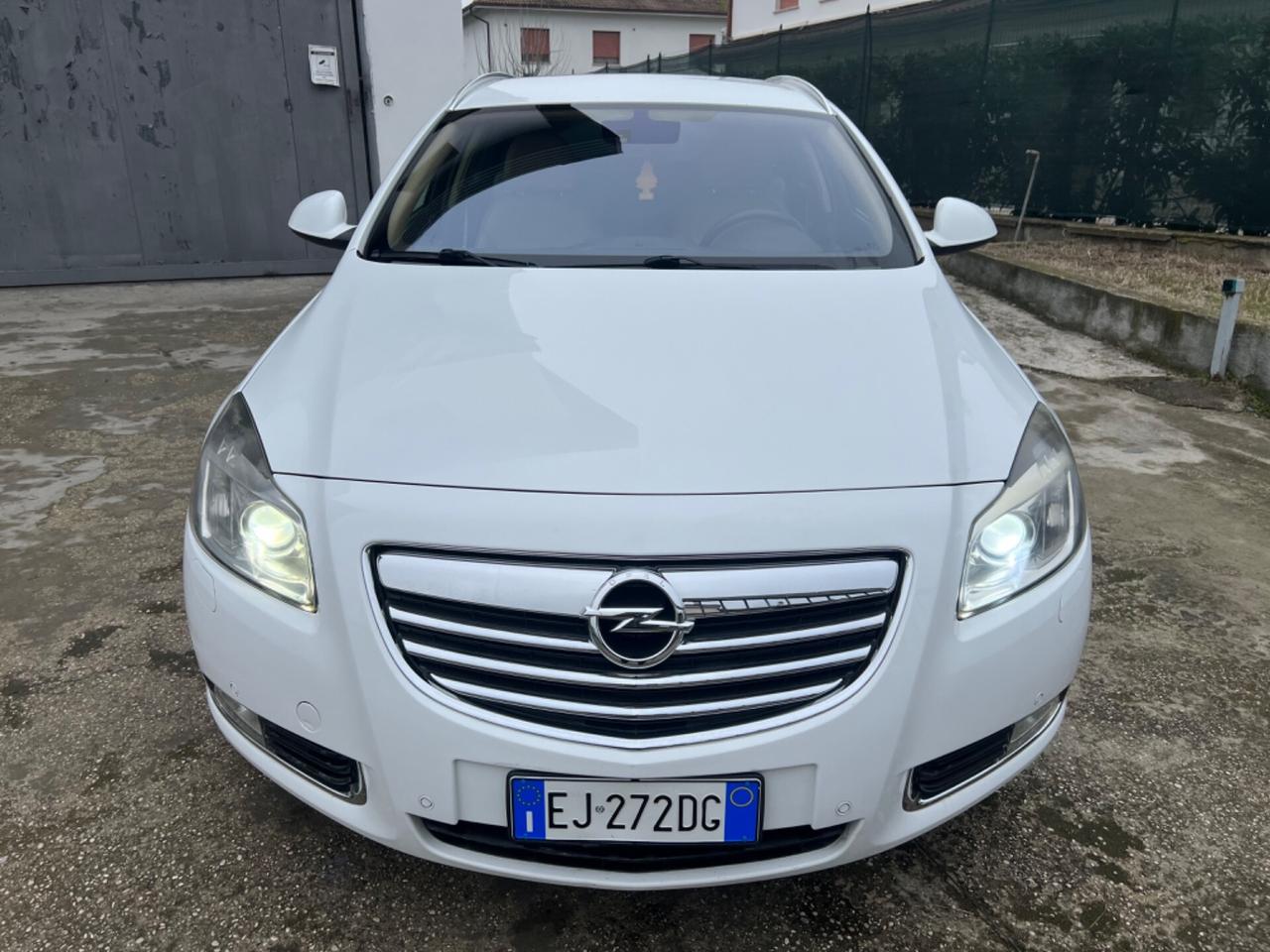OPEL INSIGNIA AUTOMATICA DIESEL MODELLO SPORT FULL OPTIONAL