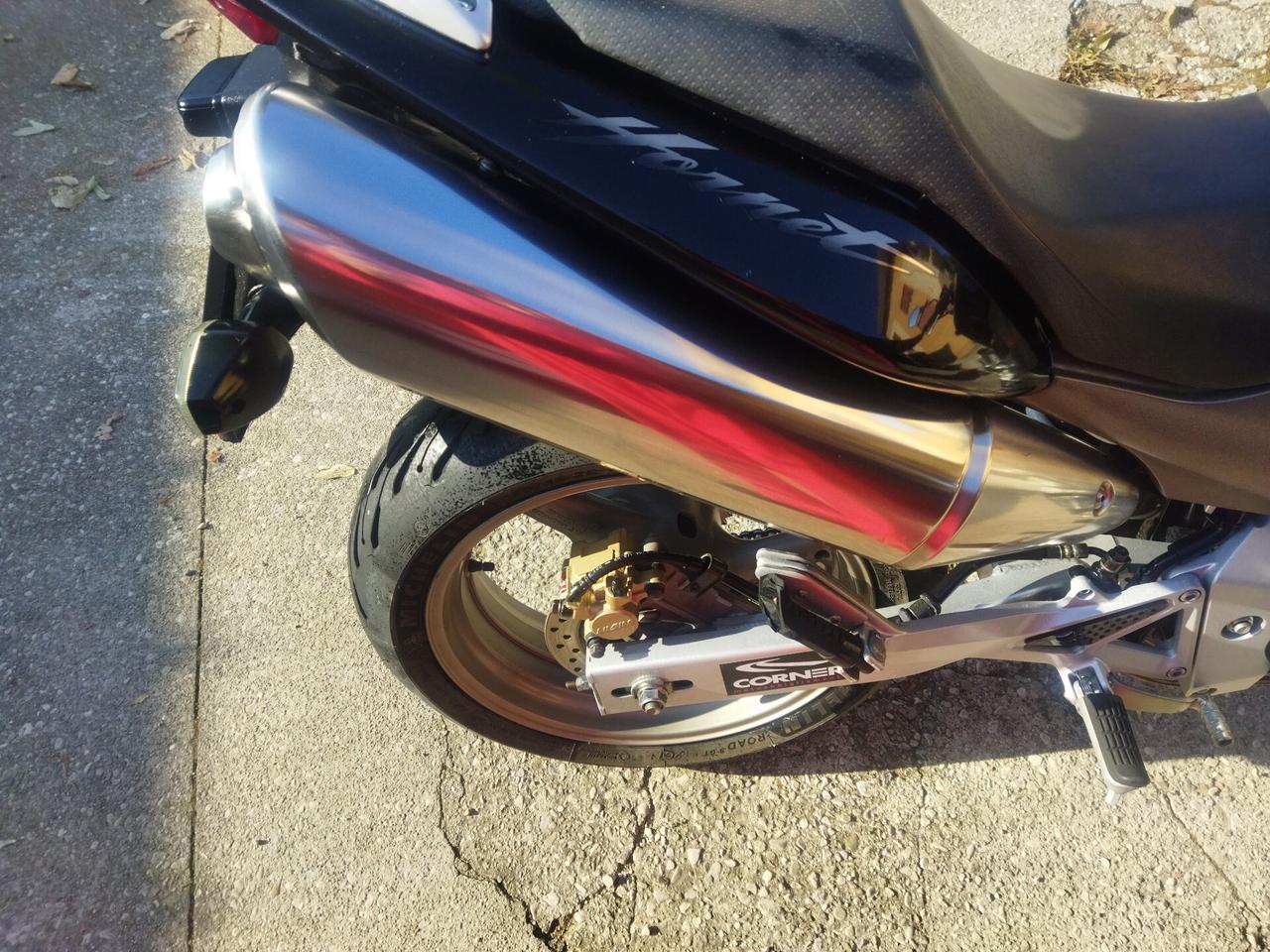 Honda Hornet pronta a viaggiare