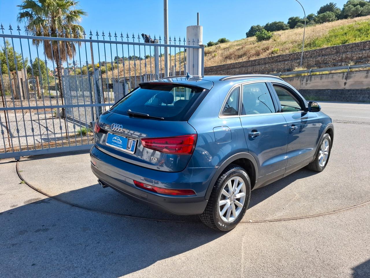 Audi Q3 2.0 TDI 120 CV Business anni 2016