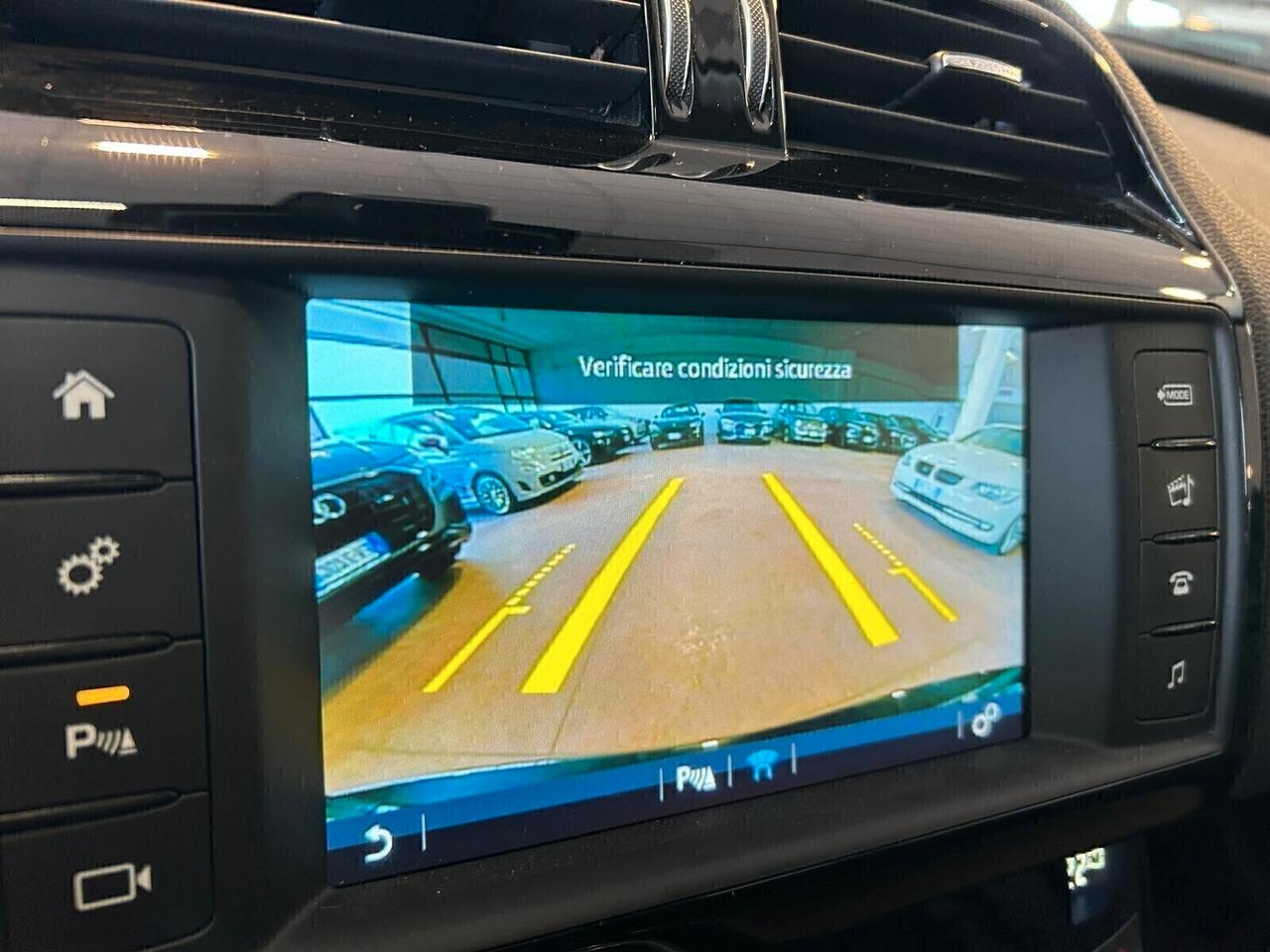 Jaguar XE PURE 2.0 D Turbo 180 CV aut.