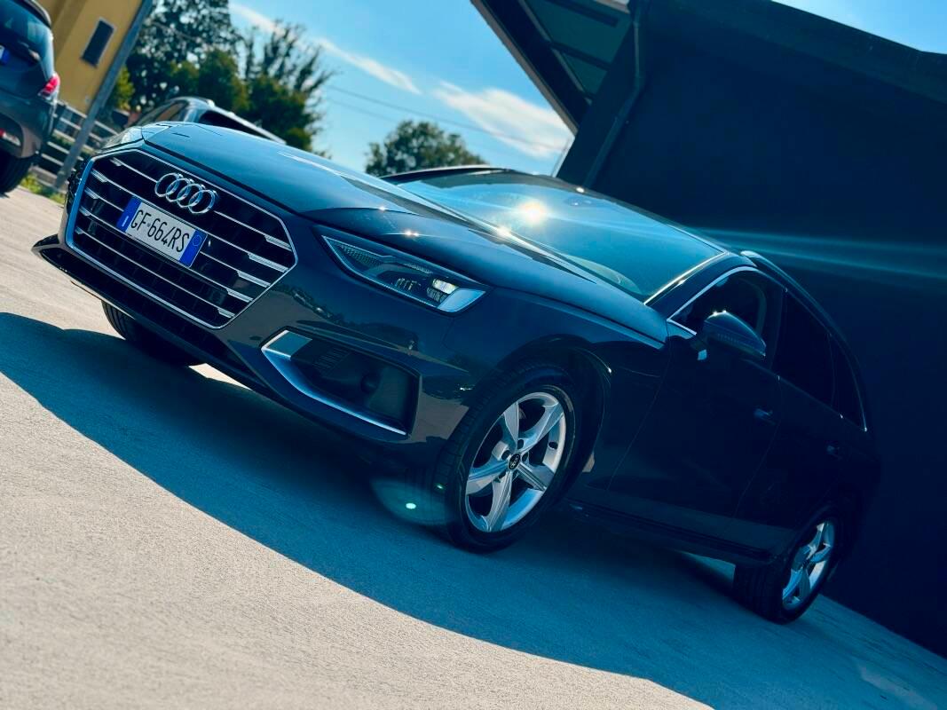 Audi A4 Avant 30 2.0 tdi mhev Business Advanced 136cv s-tronic