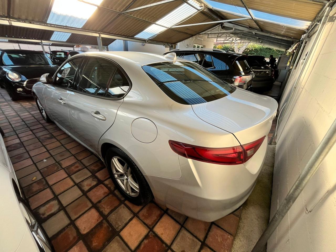 Alfa Romeo Giulia 2.2 JTD 150 CV AT8 Business