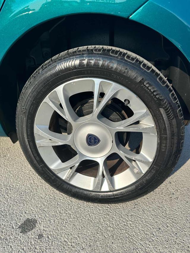 LANCIA Ypsilon 1.2 69 CV 5 porte S&S Gold OK NEOPATENTATO