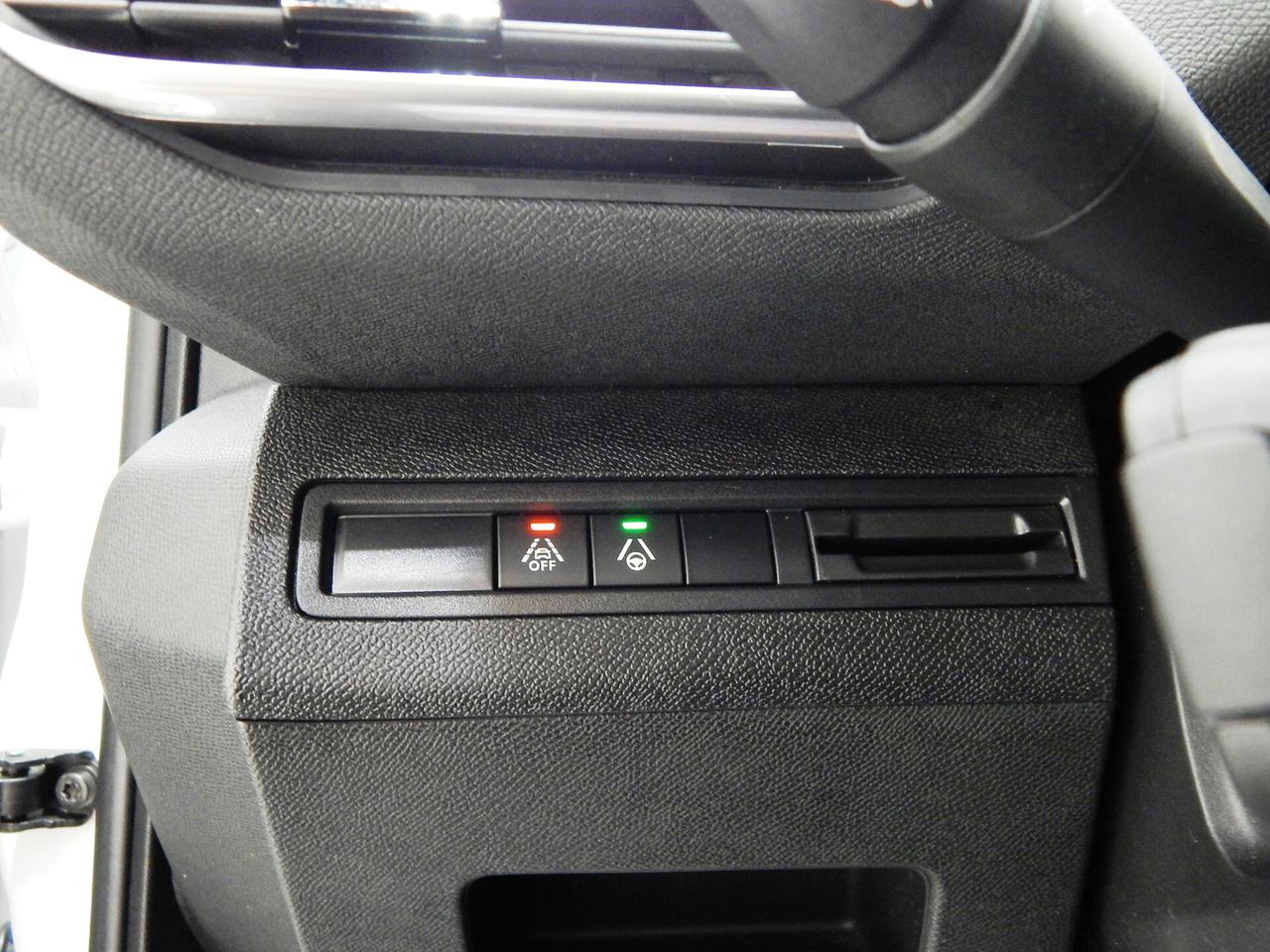 Peugeot 3008 1.5 bluehdi GT Pack EAT8 TETTO-NAVI-PELLE-PARK-LED