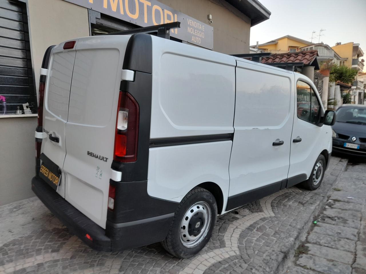 RENAULT TRAFIC 2014