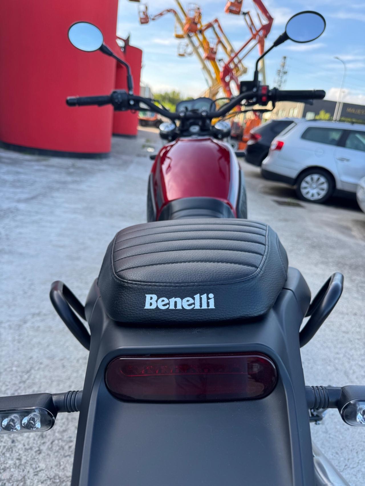 Benelli Leoncino 500 TRAIL