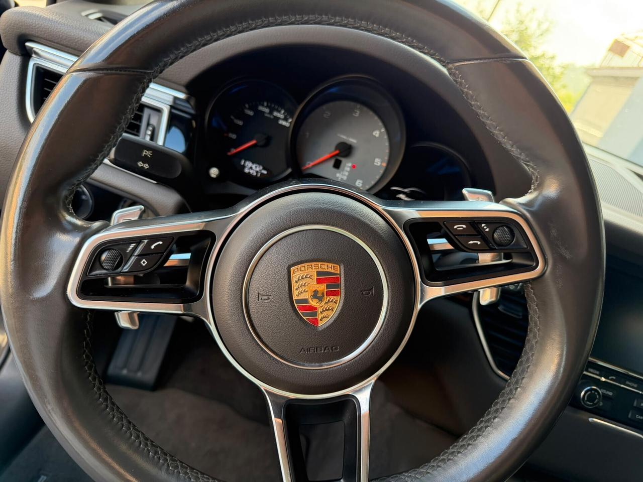 Porsche Macan 3.0 Diesel S / Book Service