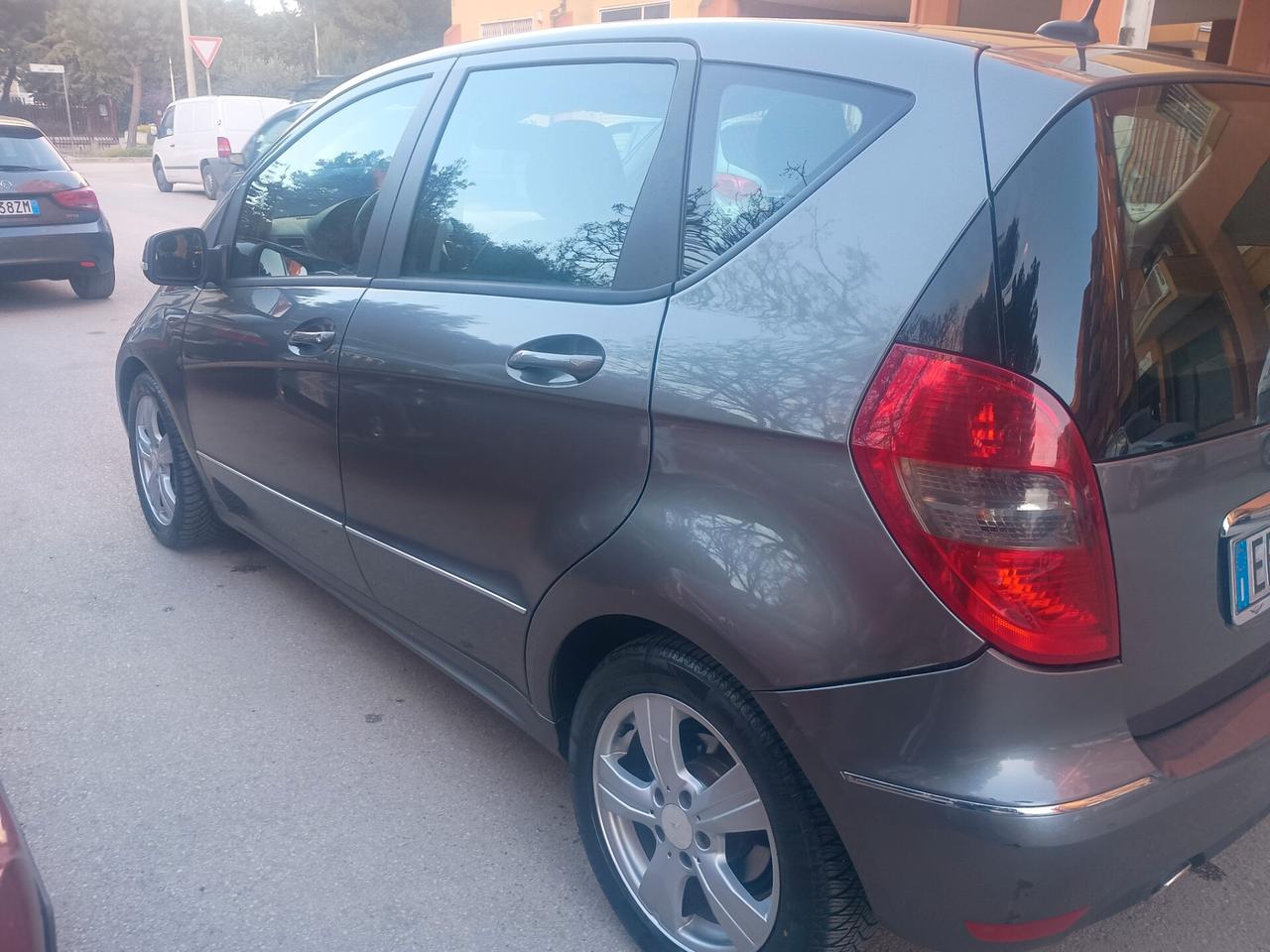 Mercedes-benz A 160 CDI BlueEFFICIENCY Executive