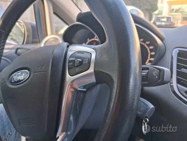 FORD FIESTA DISEL 1.5 ANNO 2015