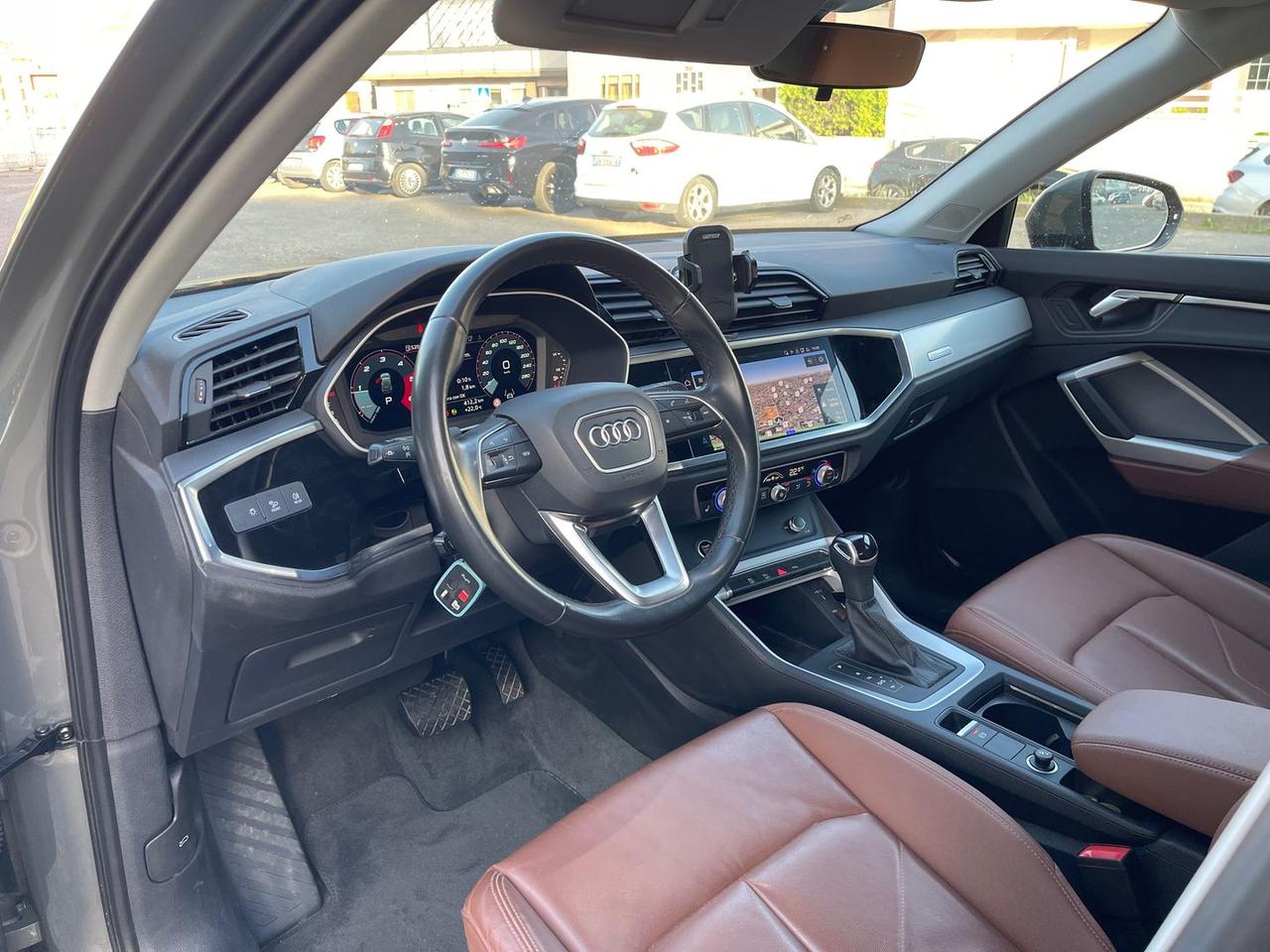 Audi Q3 2.0 35 TDI Business #10639