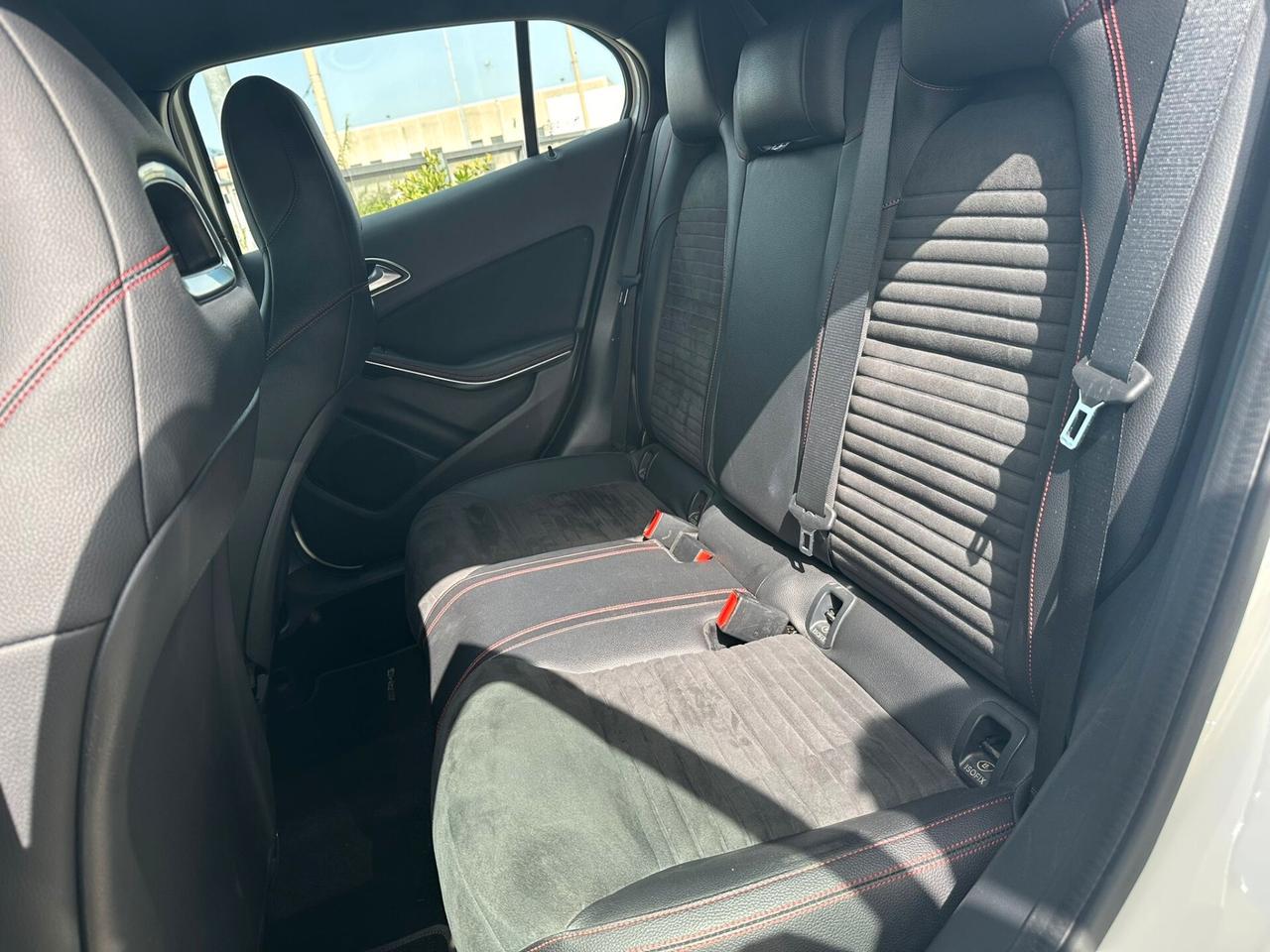 Mercedes-benz GLA 180 Premium