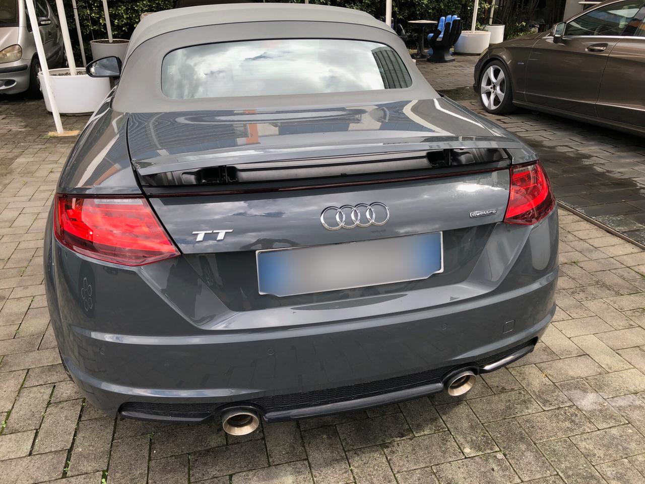 Audi TT TTS Roadster TFSI quattro S tronic 20 anniversary